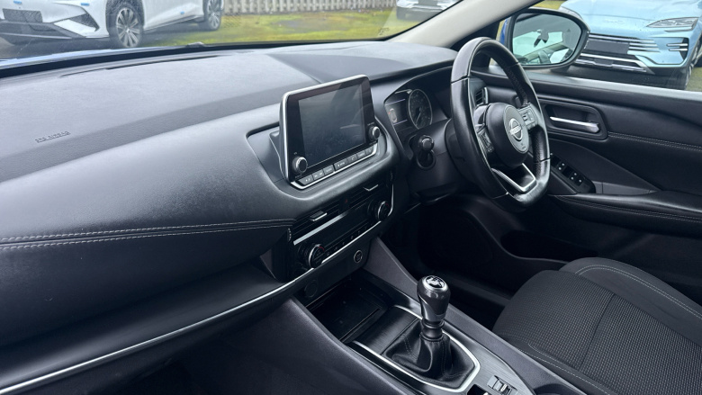 Nissan Qashqai 1.3 DiG-T MH Acenta Premium 5dr Petrol Hatchback